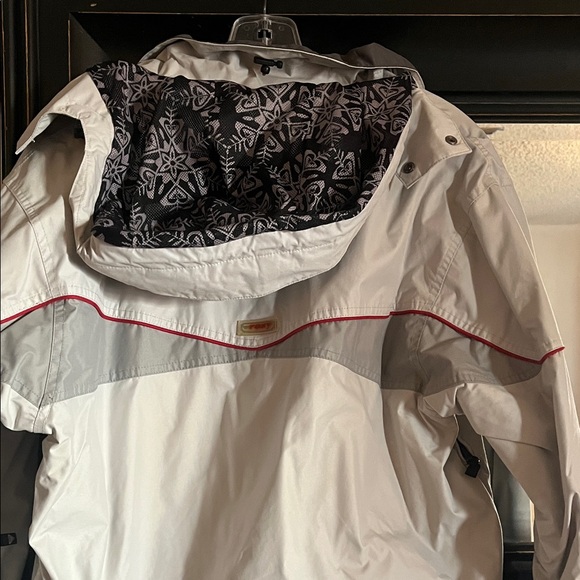 Roxy Women's Ski and Snowboarding Jacket - Picture 7 of 8